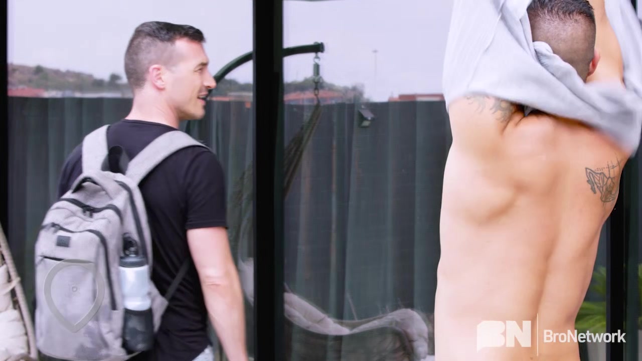 Wrong Address - Gay Bareback Video - Masqulin