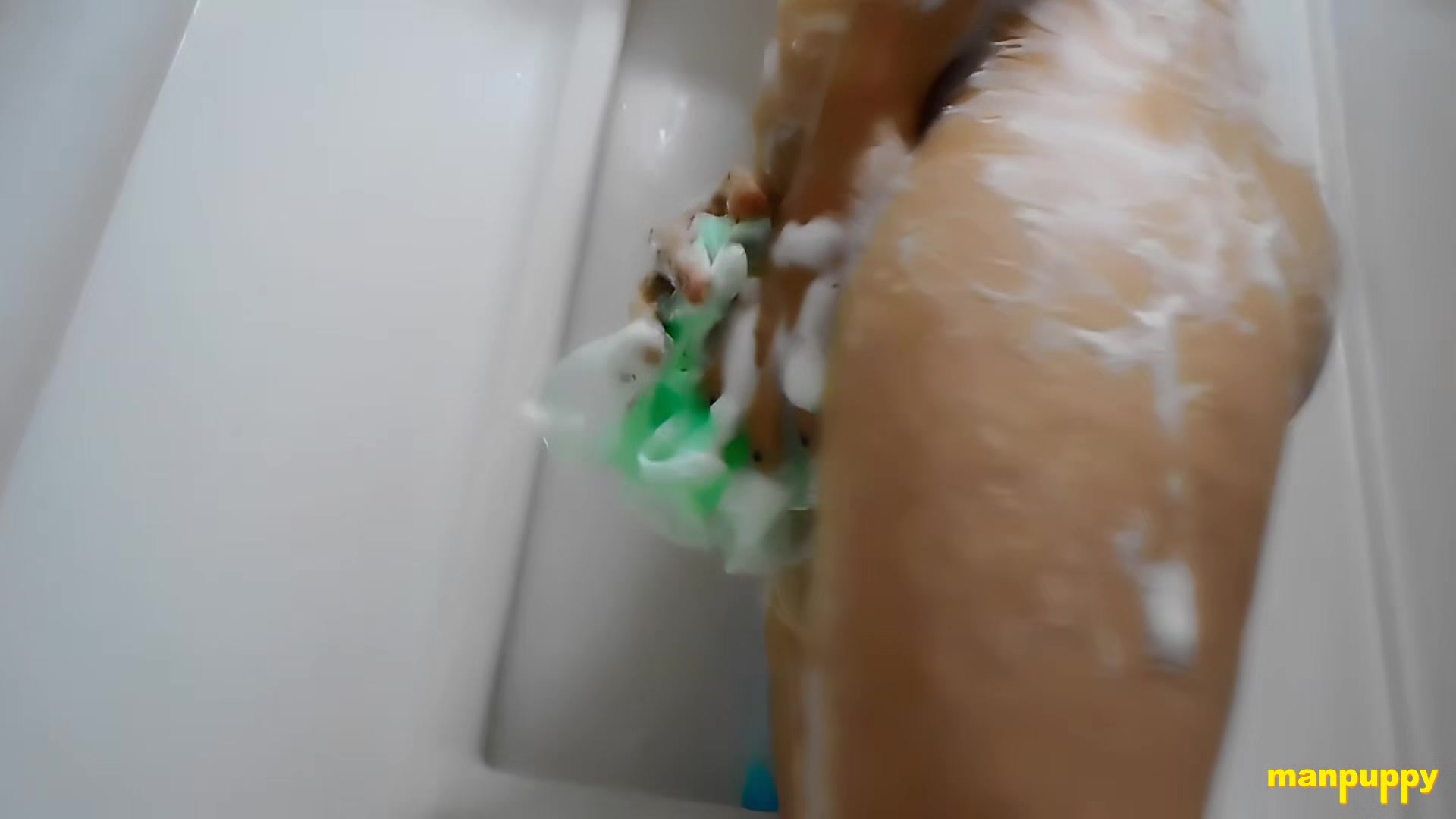 Loony Giant Twink in the Shower - Elis Ataxxx