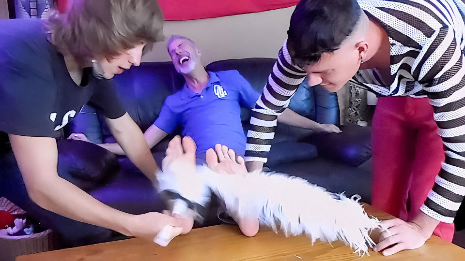 Foot Tickling Thugs - Elis Ataxxx, Leo Blue, Richard Lennox