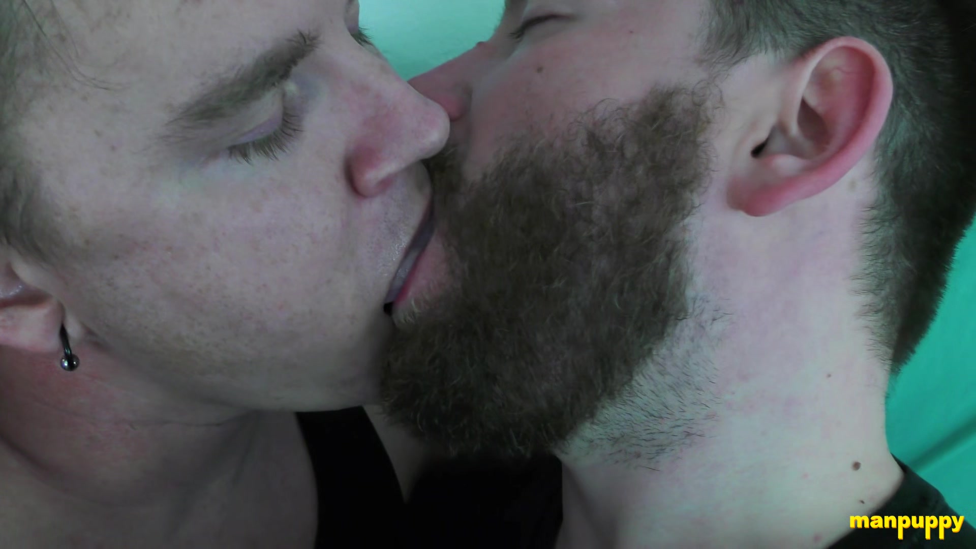 Hot Gay Kissing 41 - Kaleb DeWulf & Leo Blue