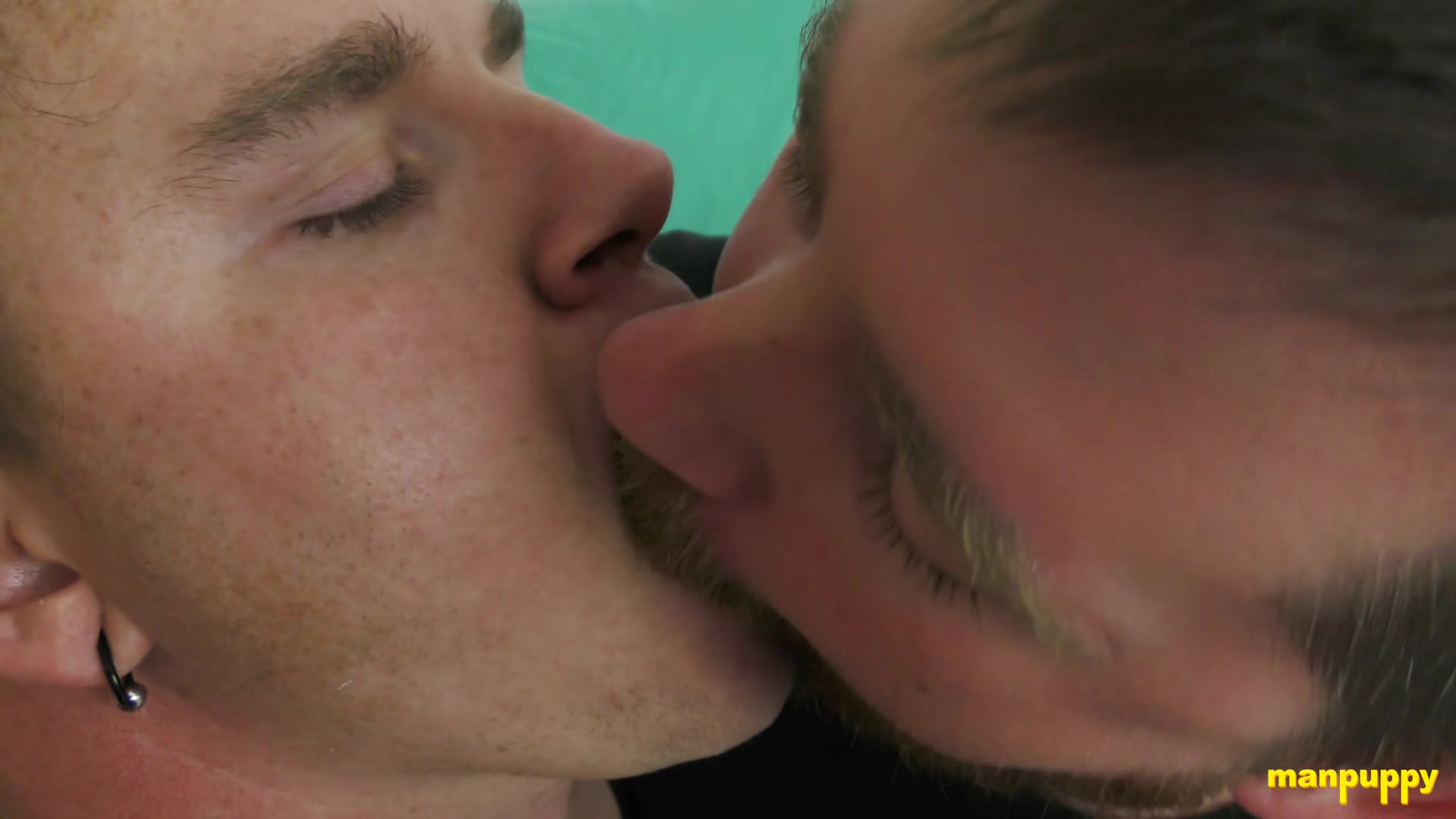 Hot Gay Kissing 41 - Kaleb DeWulf & Leo Blue