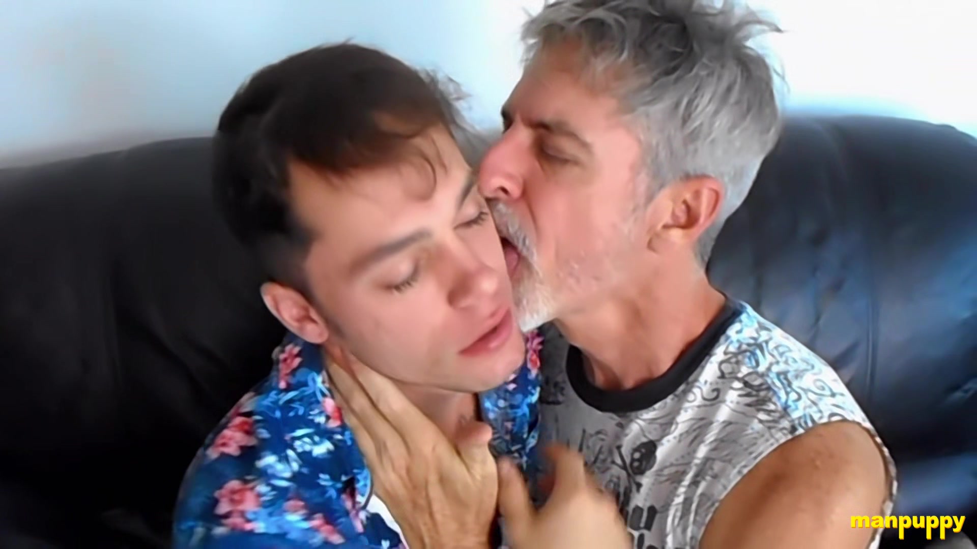 Hot Gay Kissing 38 - Syd Blackheart, Richard Lennox
