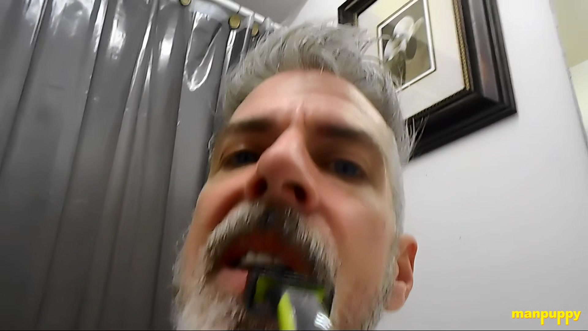 Teaching You to Shave - DADDY GIANT 8 - Richard Lennox