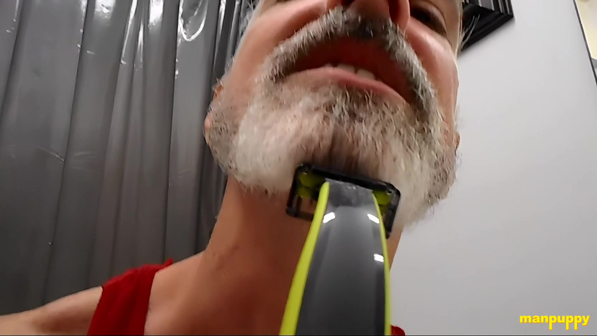 Teaching You to Shave - DADDY GIANT 8 - Richard Lennox