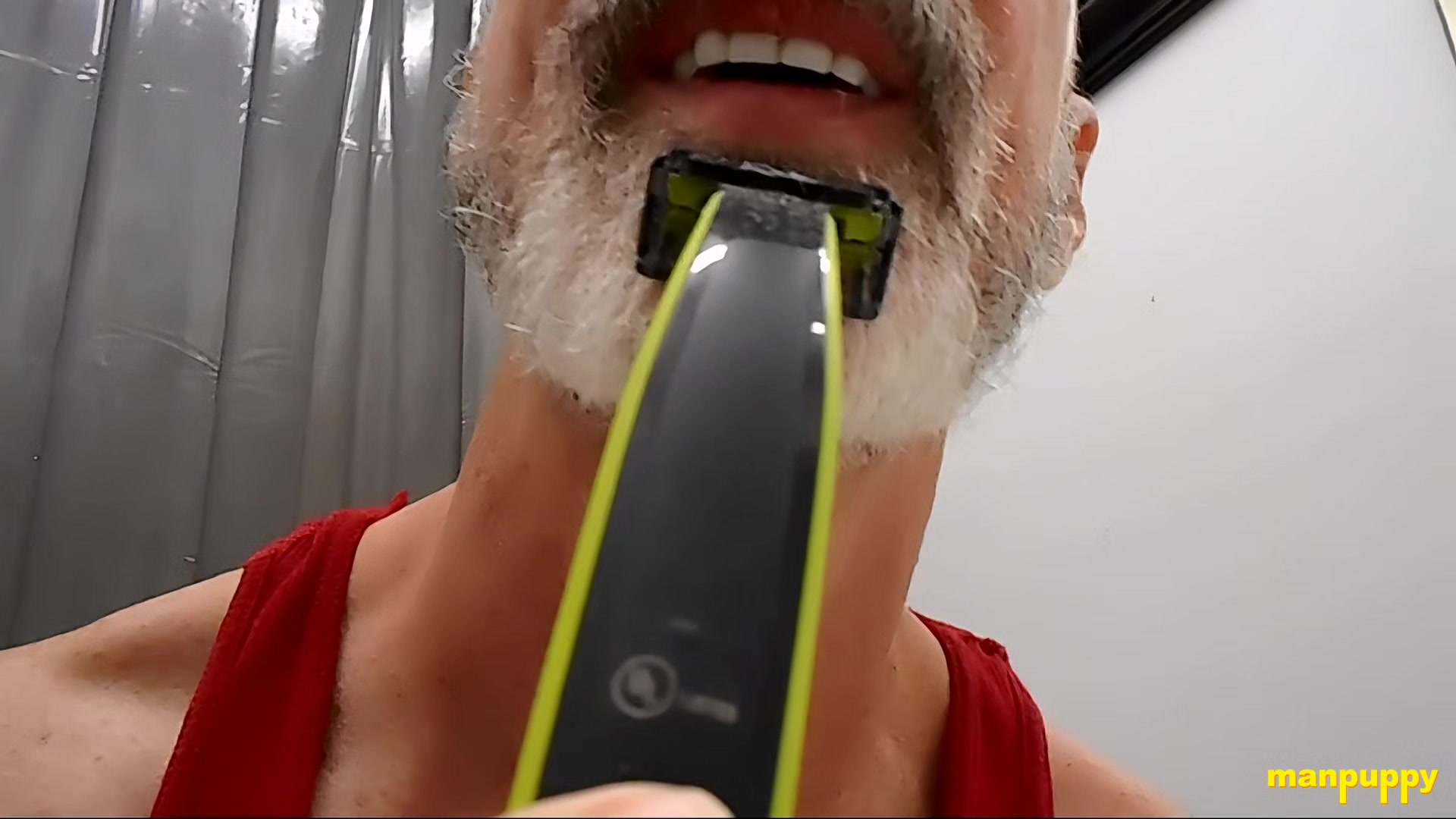 Teaching You to Shave - DADDY GIANT 8 - Richard Lennox