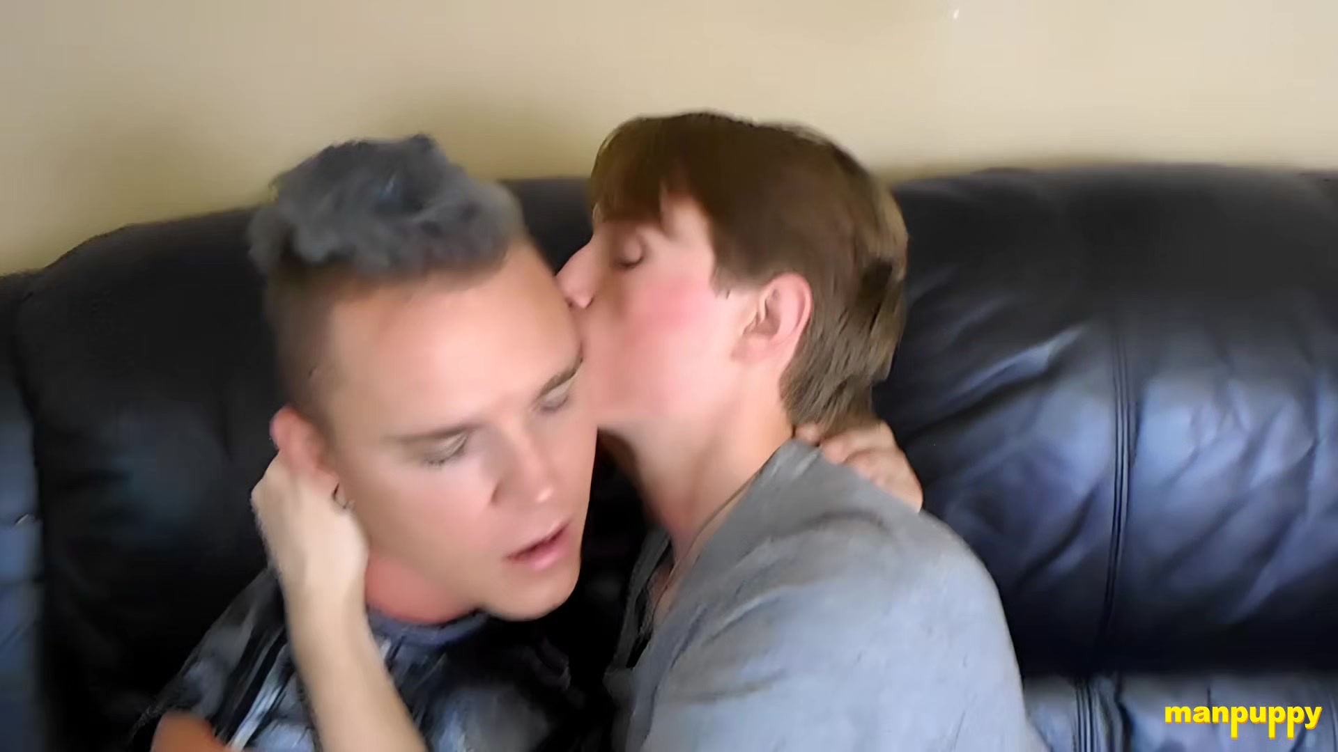 Hot Gay Kissing With Jessie & Leo - Jessie Russel & Leo Blue