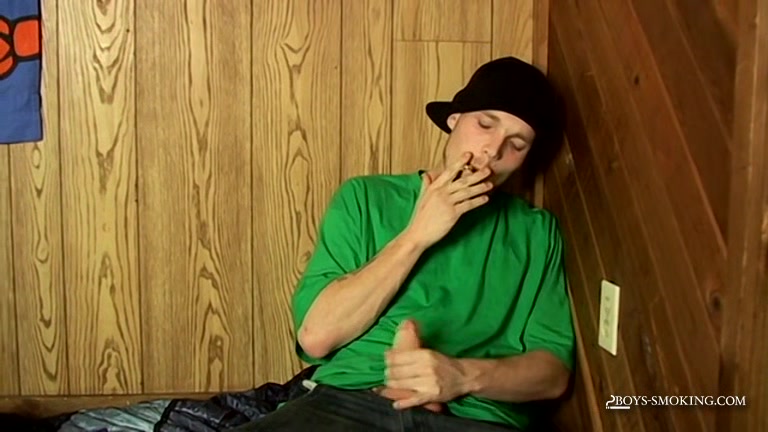 Smoking Viper Jack Off And Shoots Jizz All Over His Body