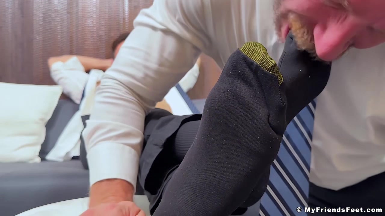 Hunk Killian Knox Pampers Beaux Matthews With Foot Licking
