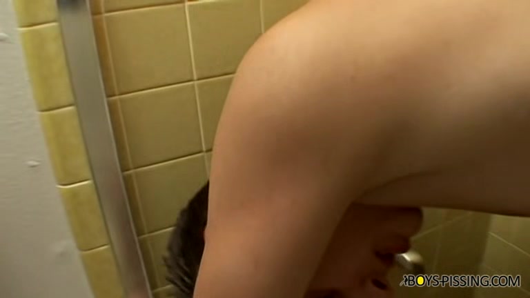 Piss Lover Ayden Takes 2 Cocks - Ayden James, Kayden Daniels & Ryan Connors