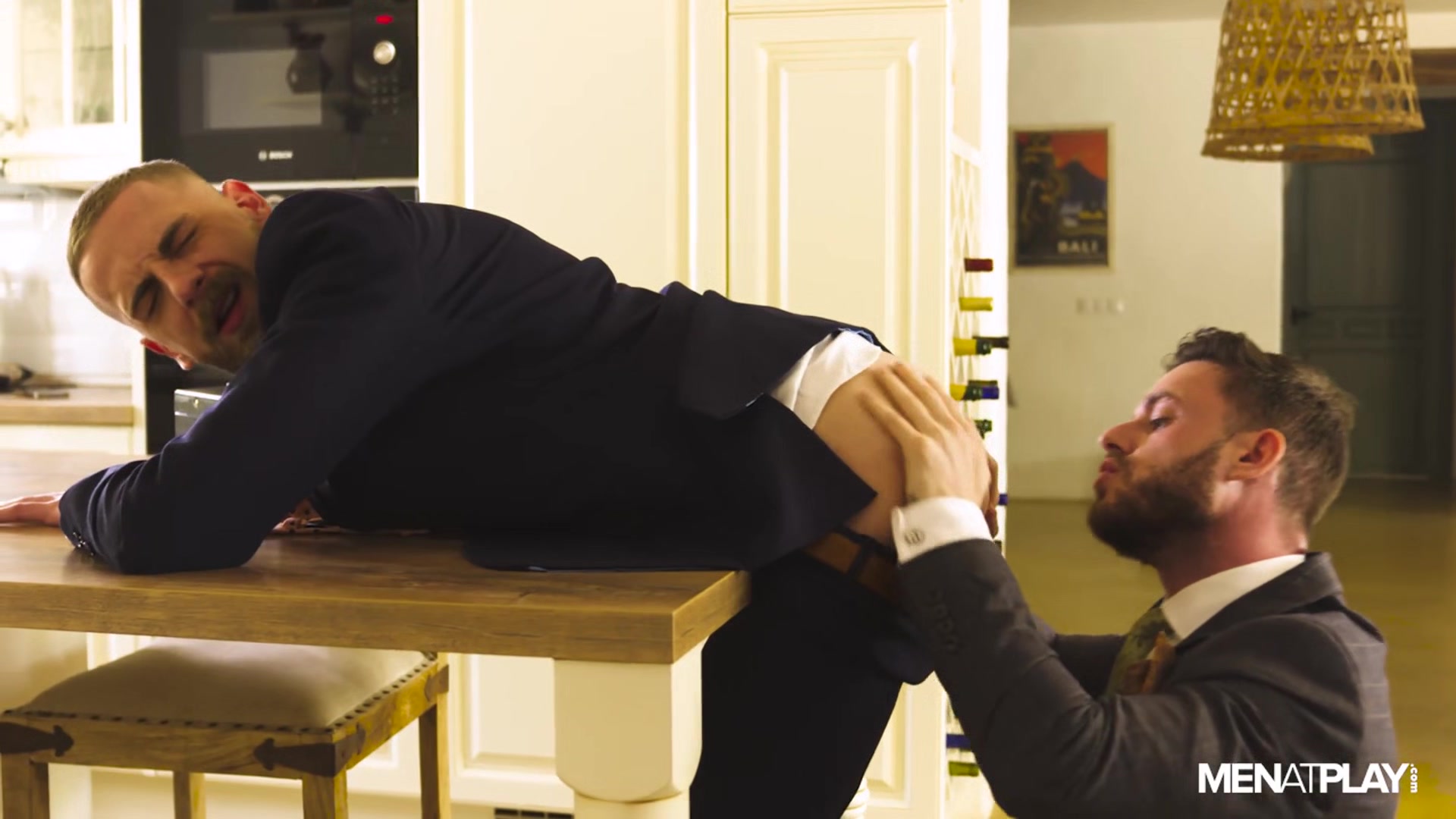 Strong Suit Ep 2: Hot Property - MENatPLAY