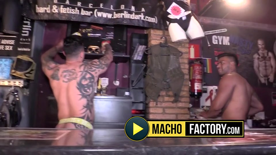Two sexy latinos fucking - Chicos calientes (Boys in Heat)