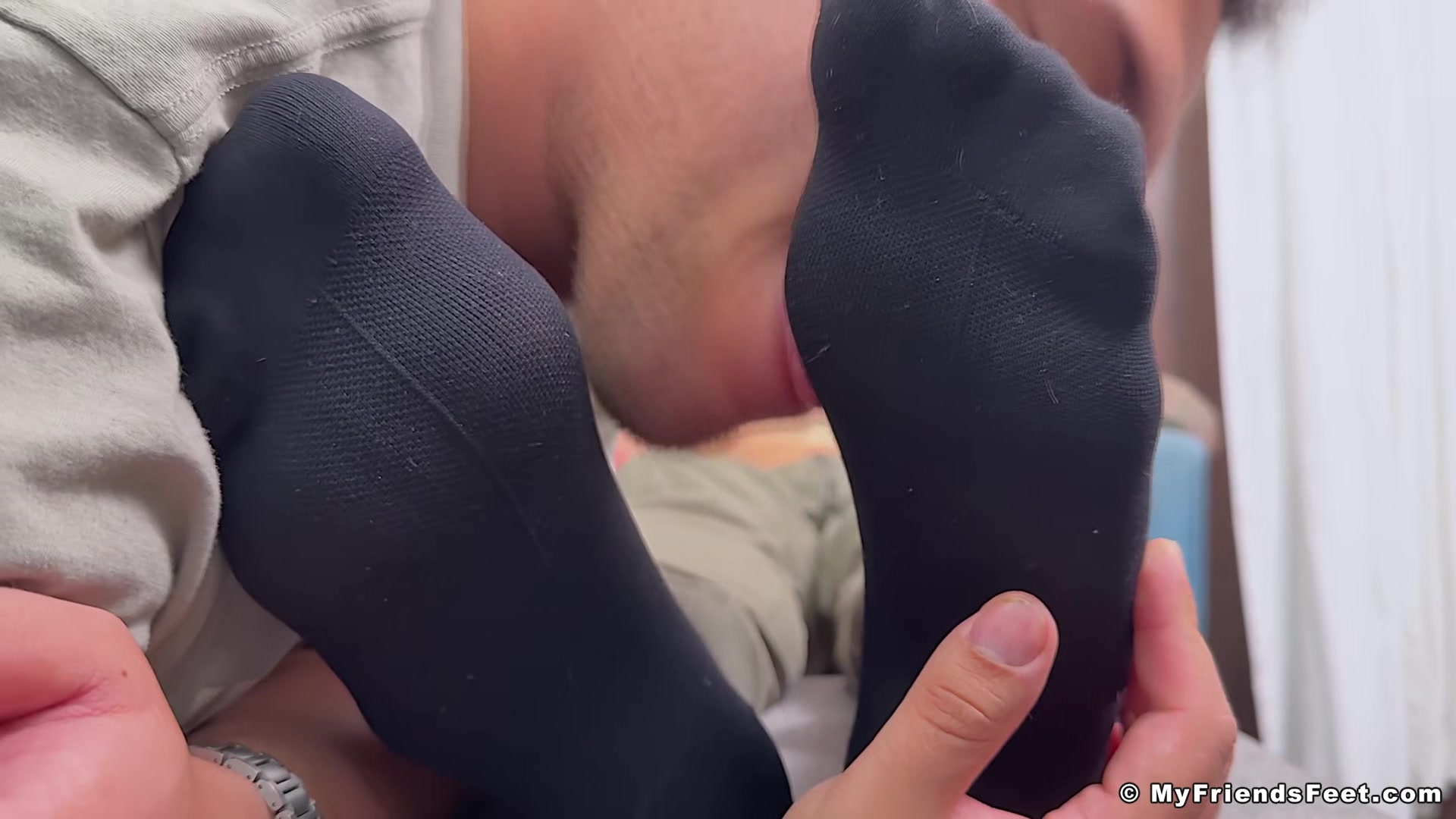 Vinni's Sexy Feet Worshiped - Vinni
