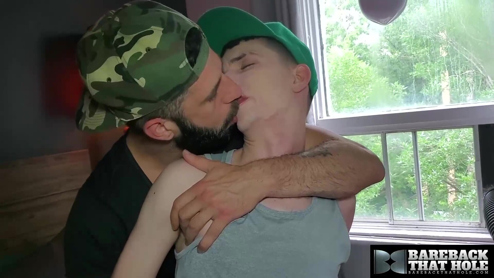 BAREBACKTHATHOLE Bearded Romeo Davis Monster Dick Craves For Felix ODair Sexy Hole