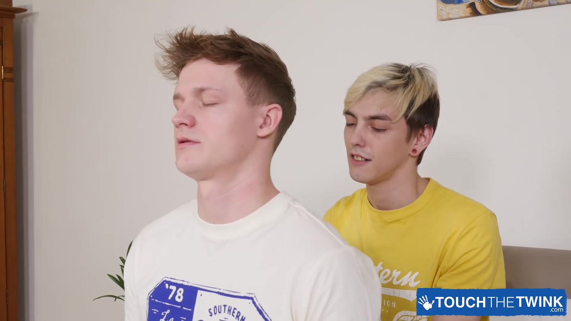 Handsome Twink Beno Eker Massages Anthony Carter Fat Dick