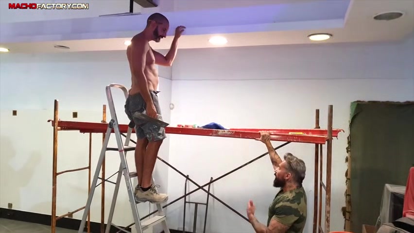 A rig worker breaks his ass. - The Perverted Construction Worker (part 1)