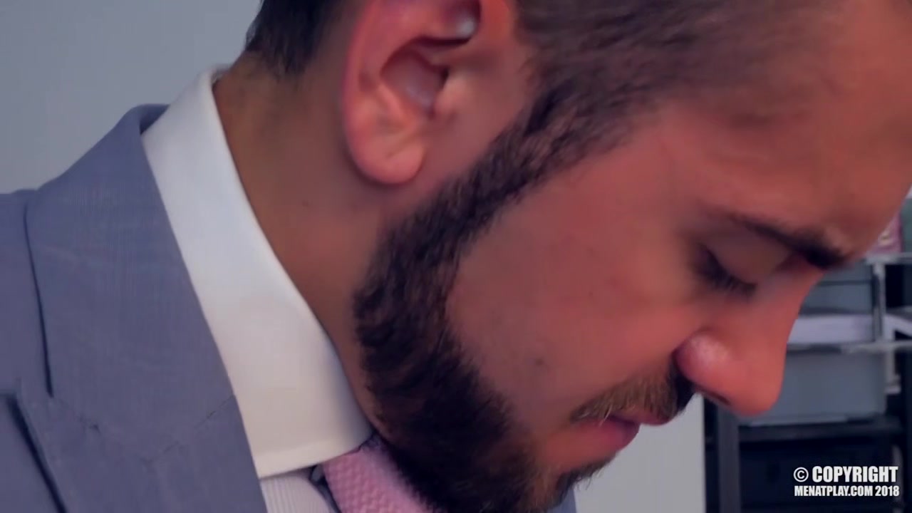The Connoisseur - MENatPLAY