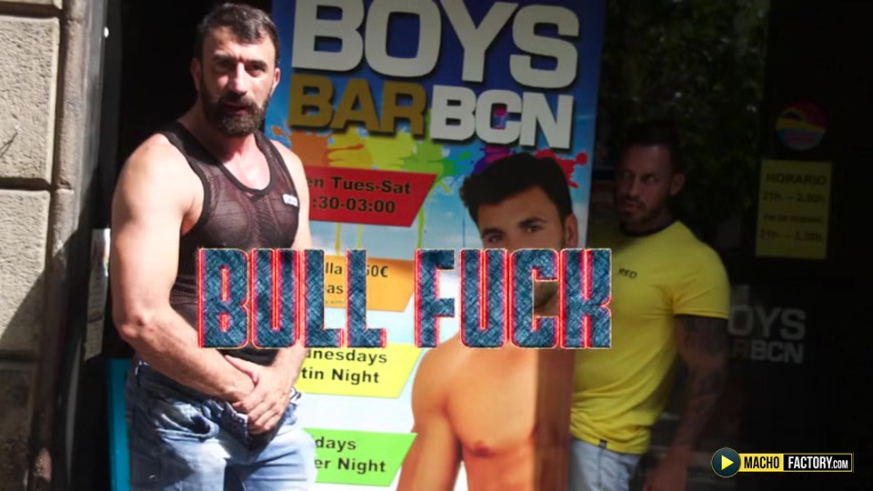 Fucking in a bar. - Bull Fuck in a Boysbar