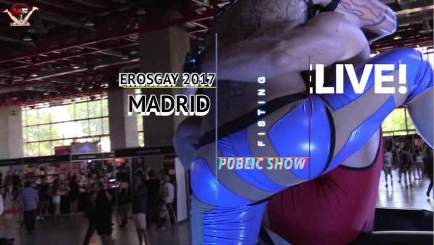 Fistfucking show - Public Fister Bravo