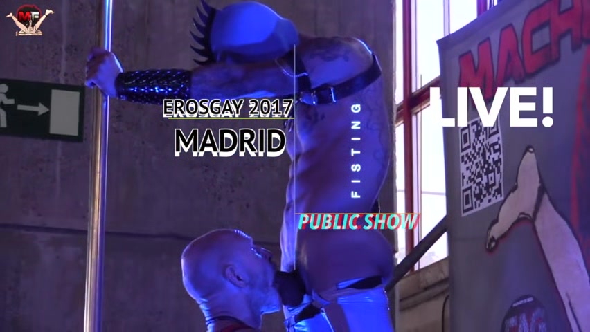 Fistfucking show - Public Fister Bravo