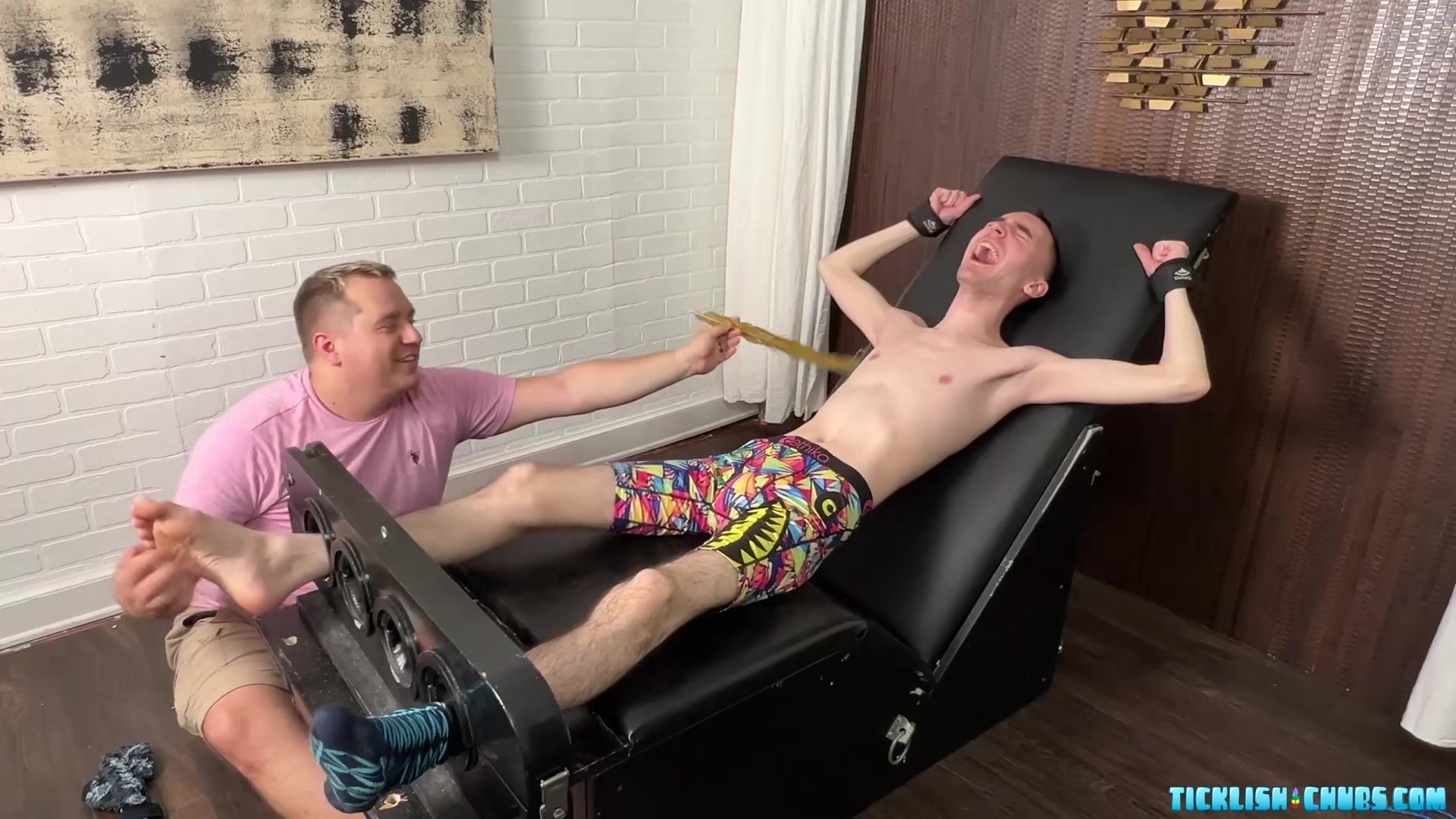 TicklishChub: Spiritmonkey wants bear DILF Matt to test the tickle chair on him