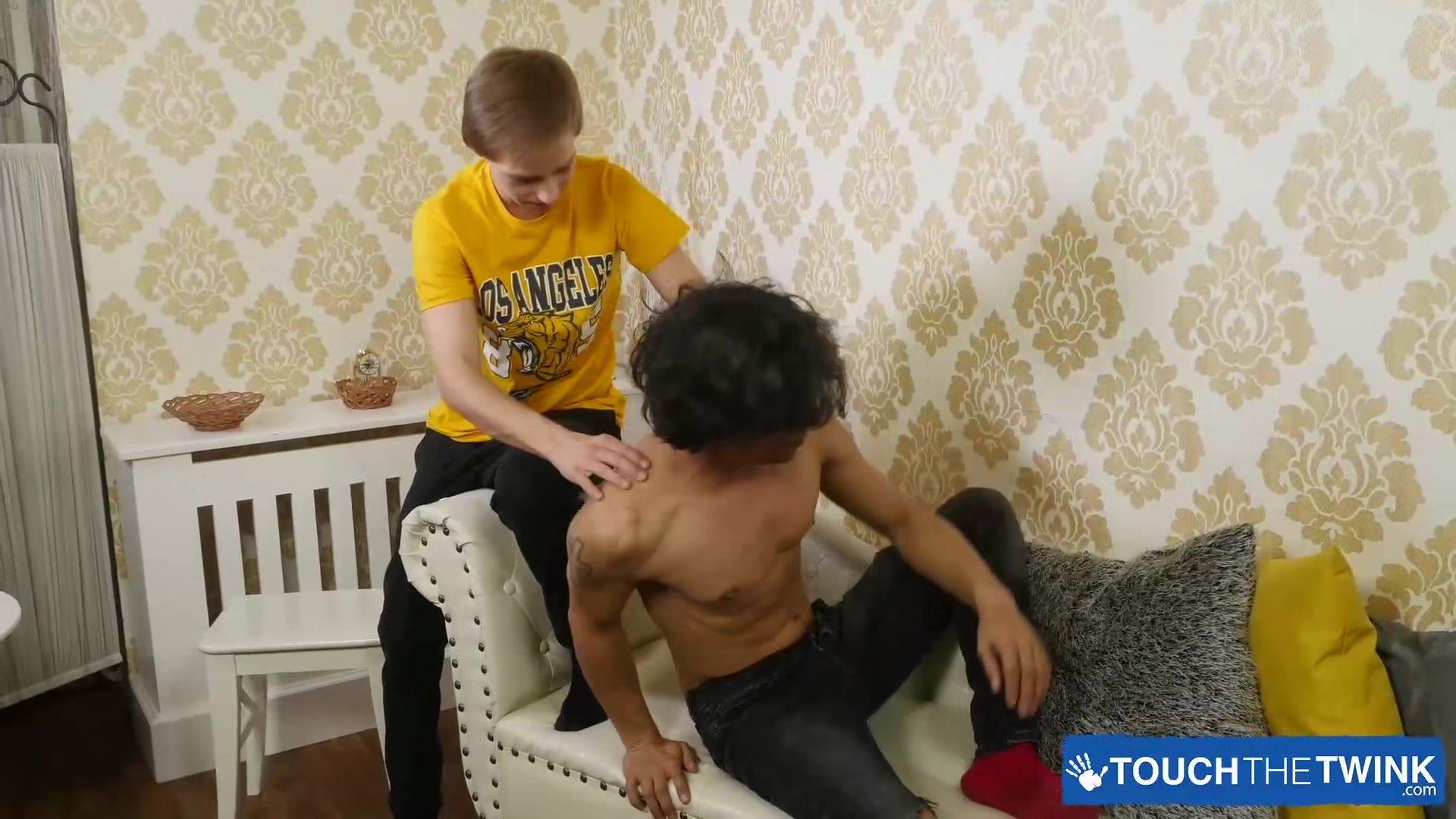 Blond Masseur Corey Law Explores Miguel Alves Hairy Dick While Massaging