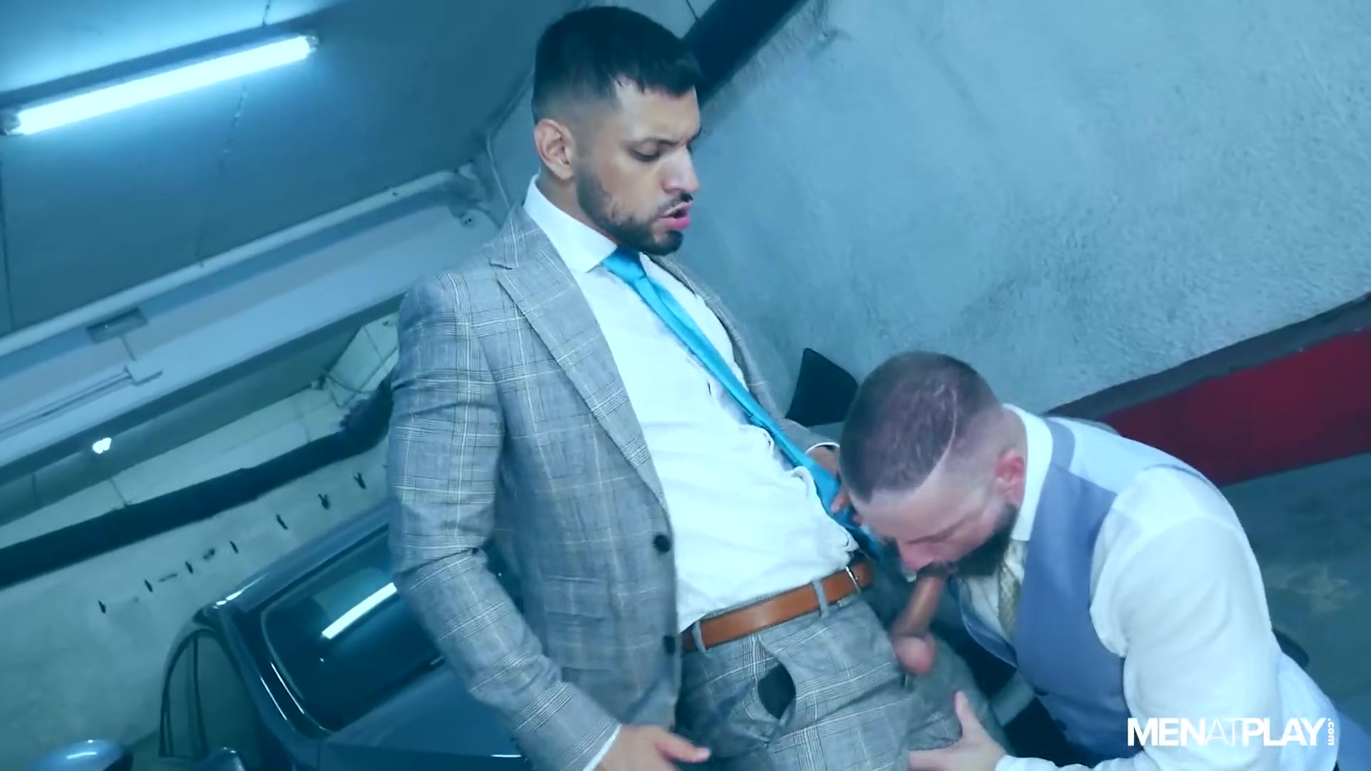 Garage-Fornication - MENatPLAY