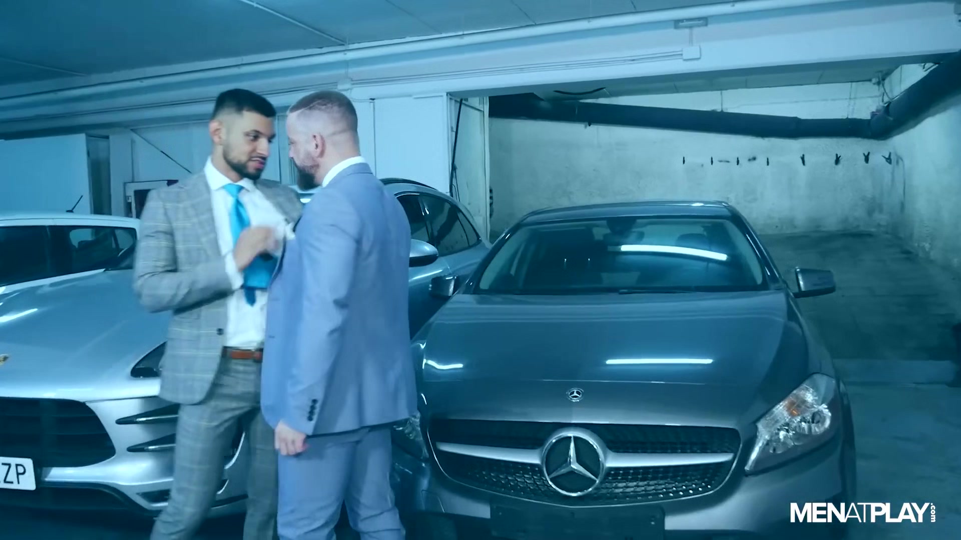 Garage-Fornication - MENatPLAY