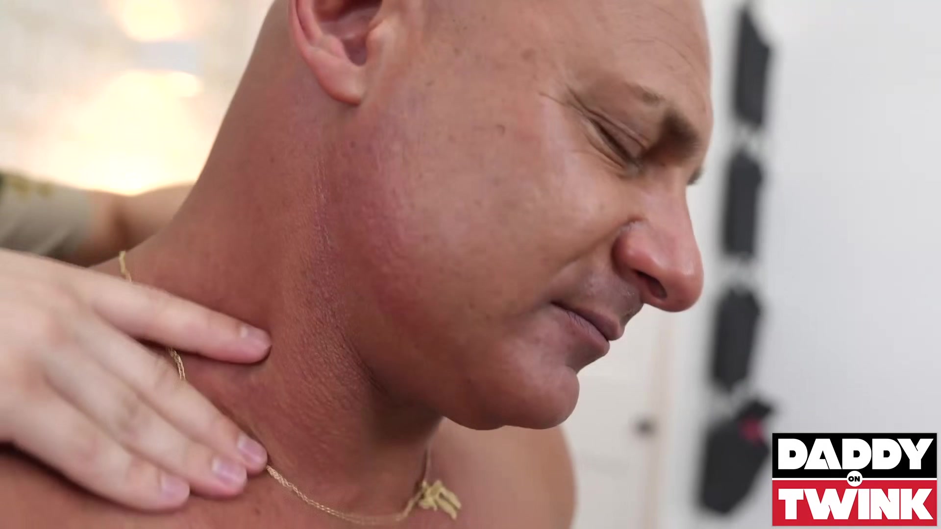 DADDYONTWINK Muscular Den Fitness Loves Riding Alex Blade Tight Asshole