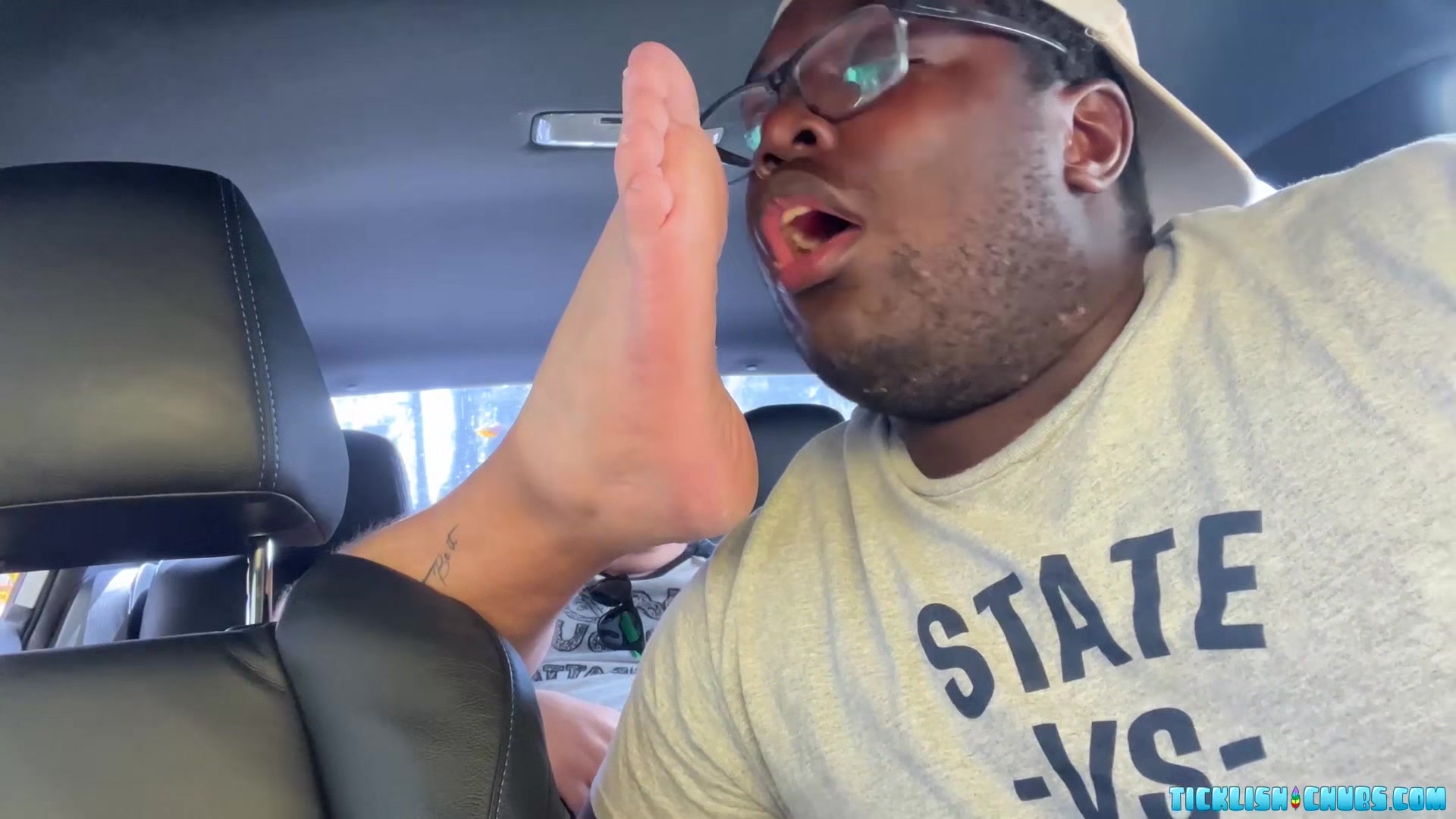 TicklishChubs: BBC Aaron eagerly worships chubby Matts feet in the car