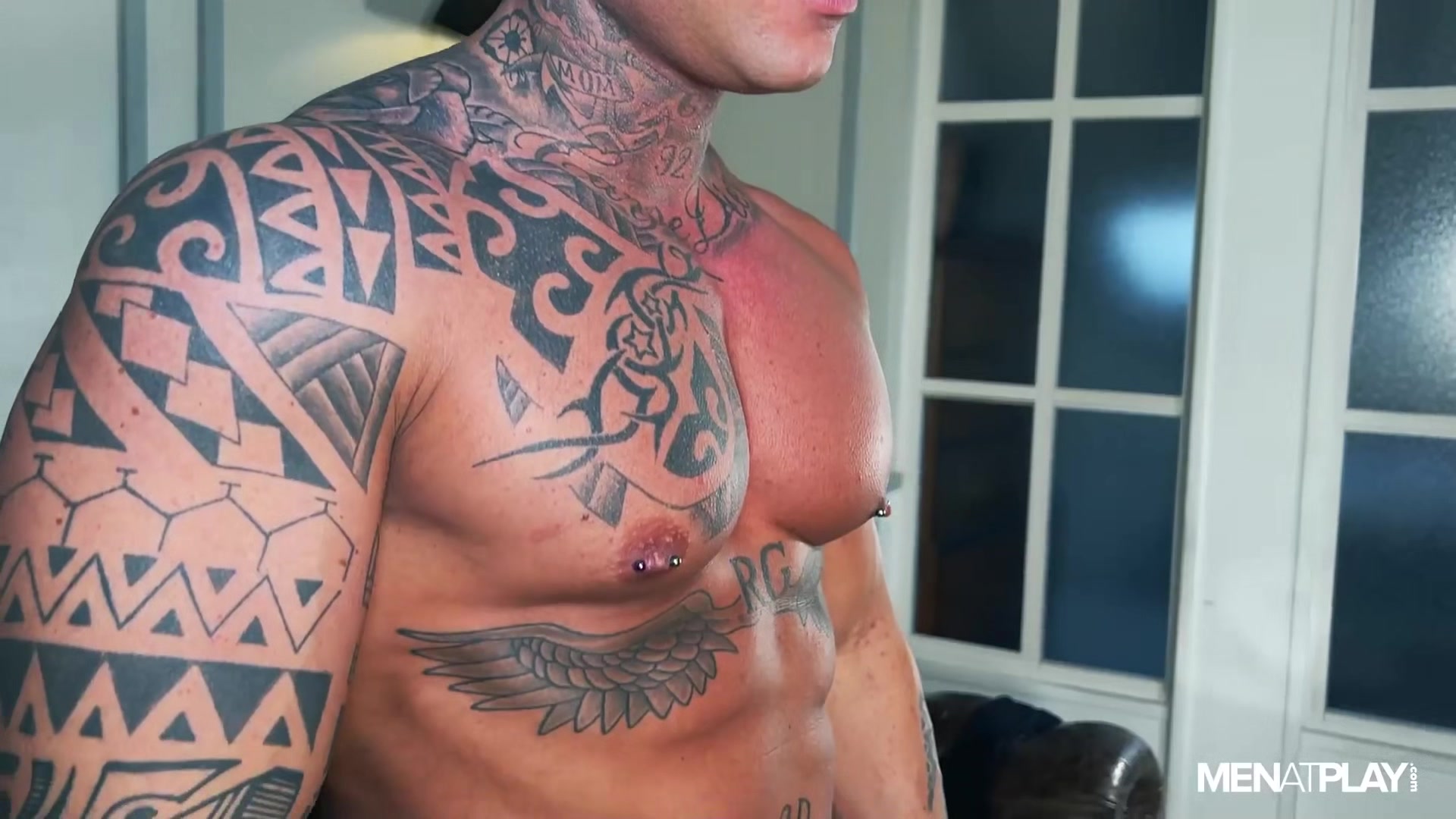 Isaac Gomes: One to One - MENatPLAY