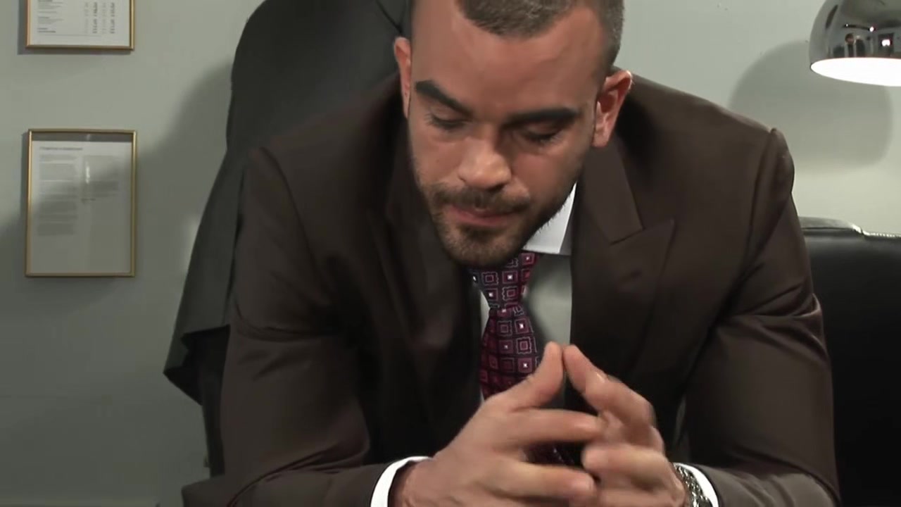 Dr. Stevens Examines Damien Crosse - MENatPLAY