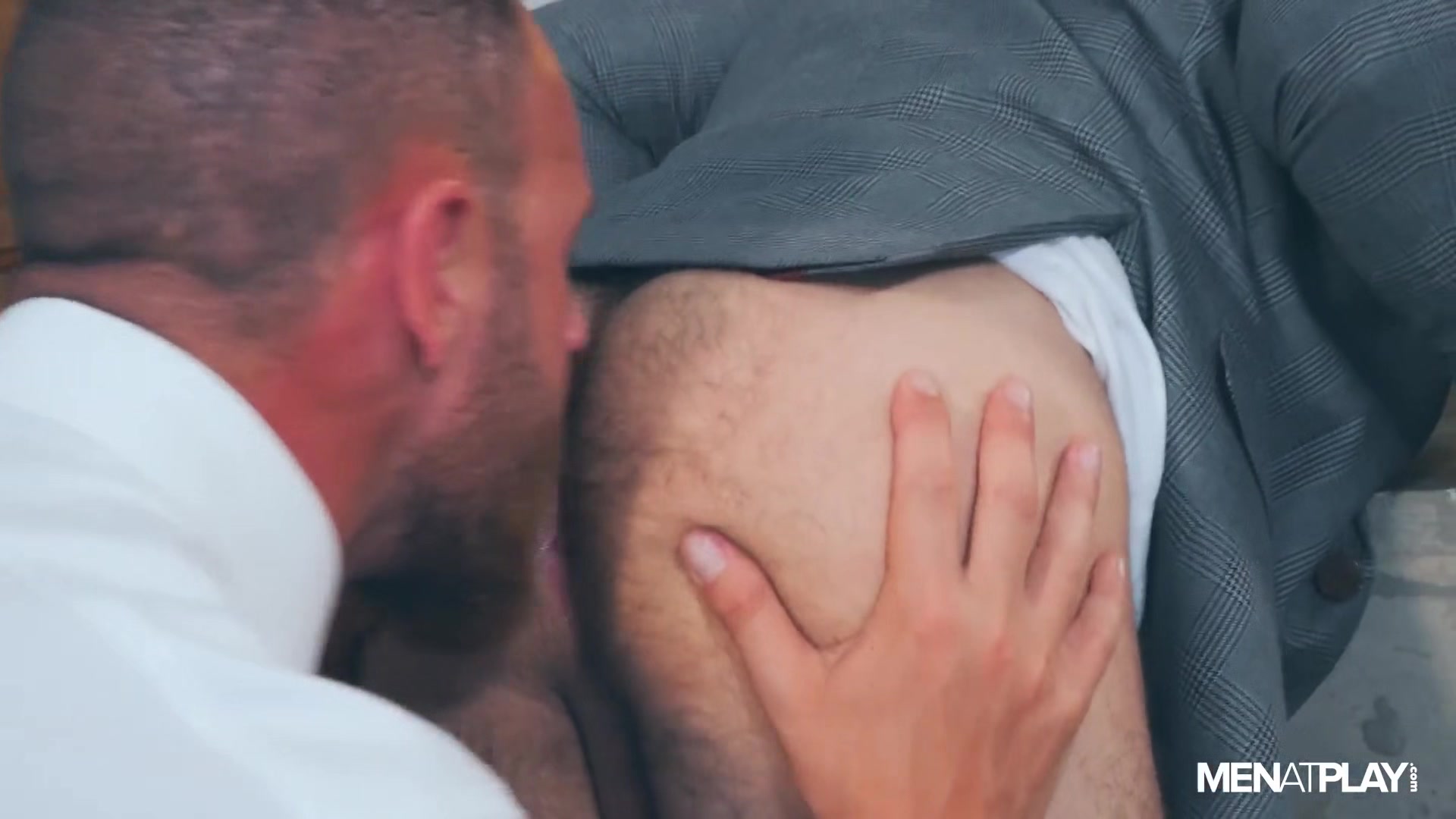 Peeping Photographer - MENatPLAY