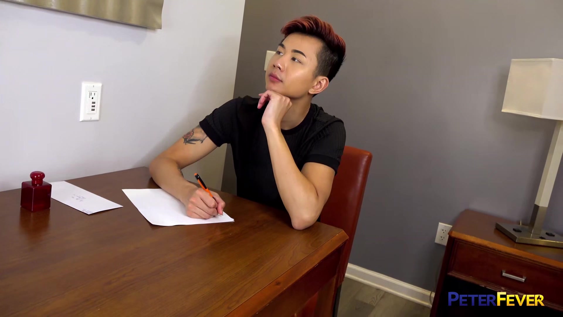 Key To My Hole, Scene One: The Invitation