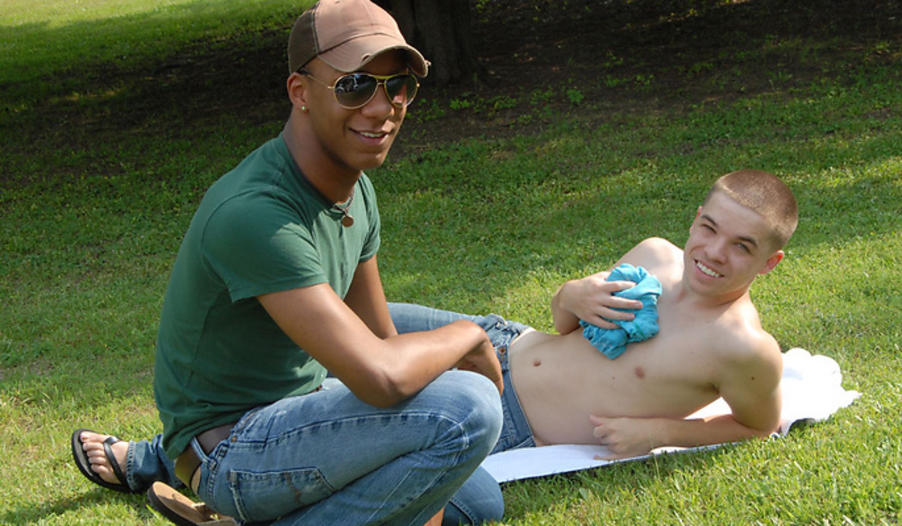 Aaron Tyler and Mr Republic, Scene #01