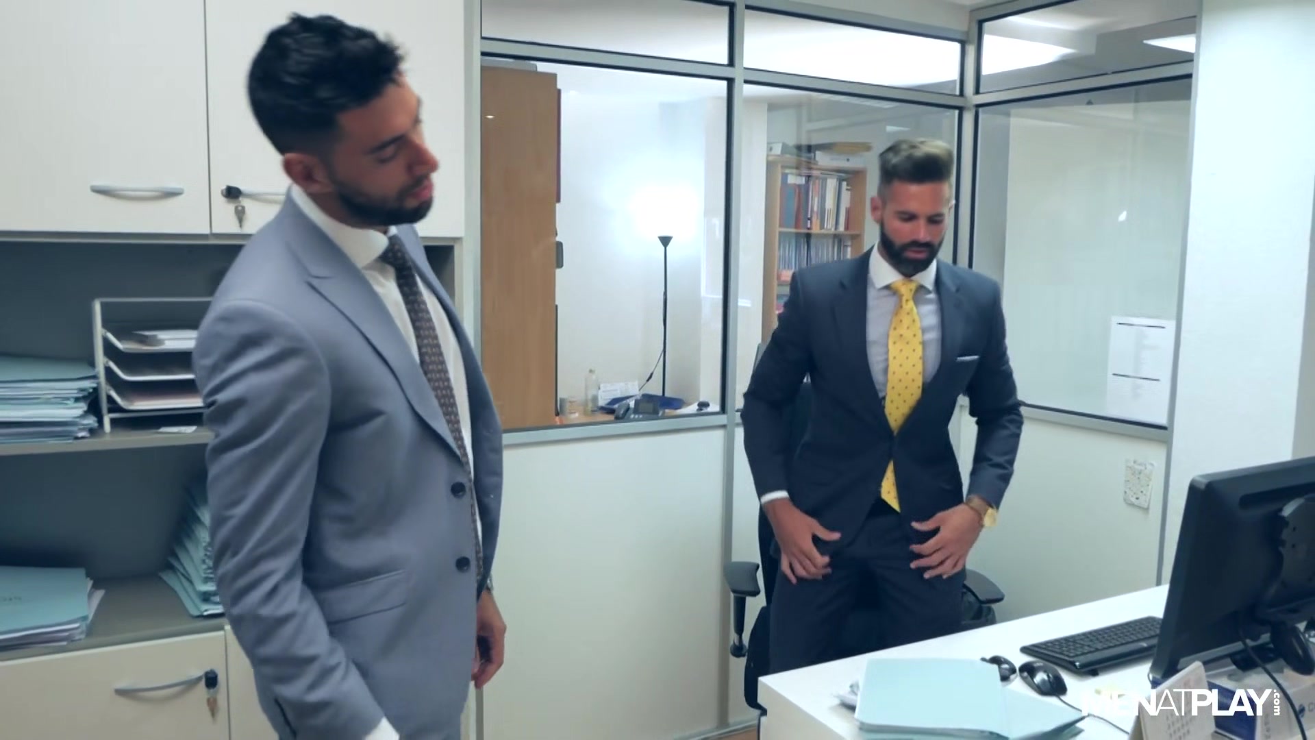 Yes Sir!, Editor's Cut - MENatPLAY