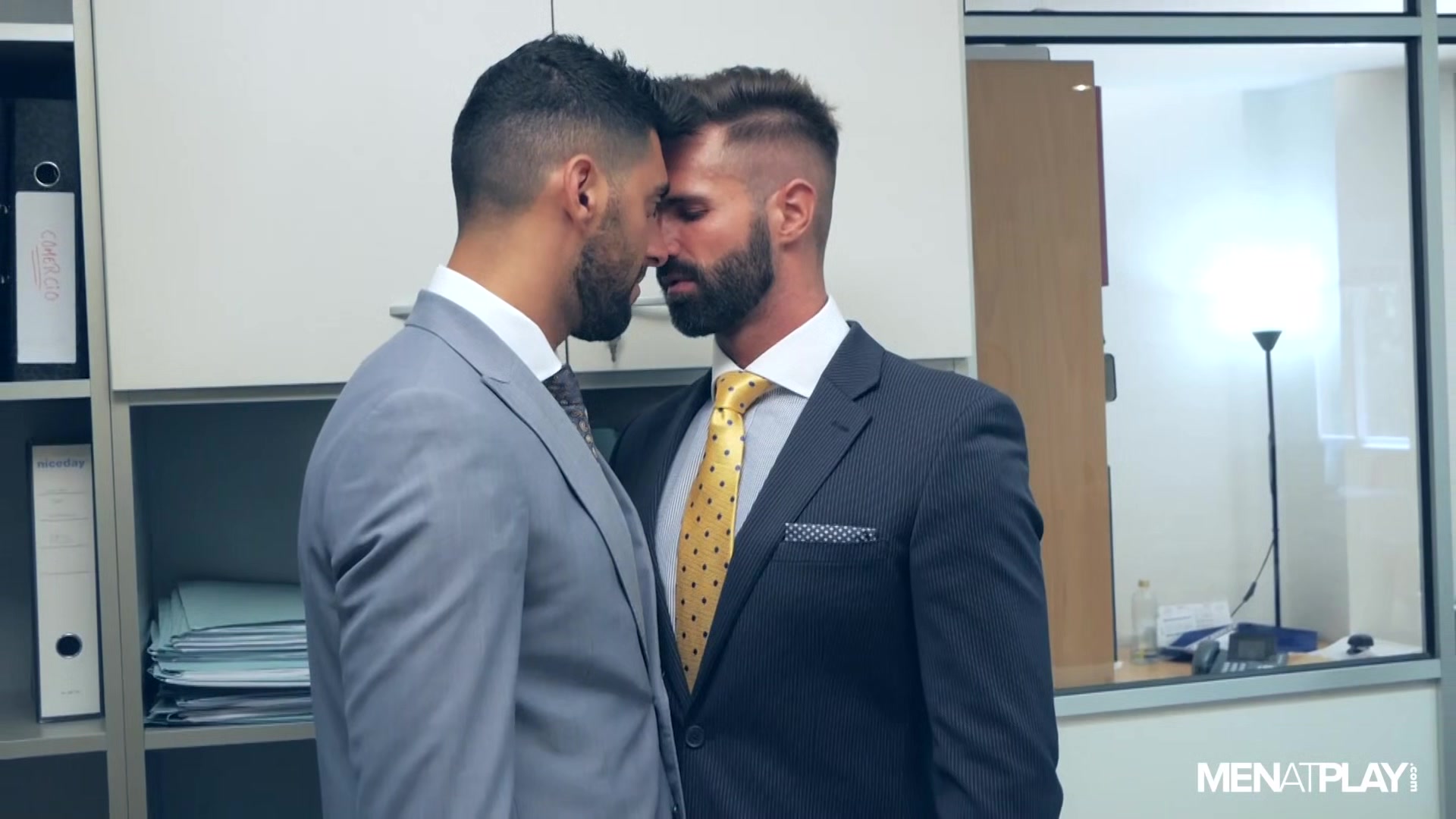 Yes Sir!, Editor's Cut - MENatPLAY