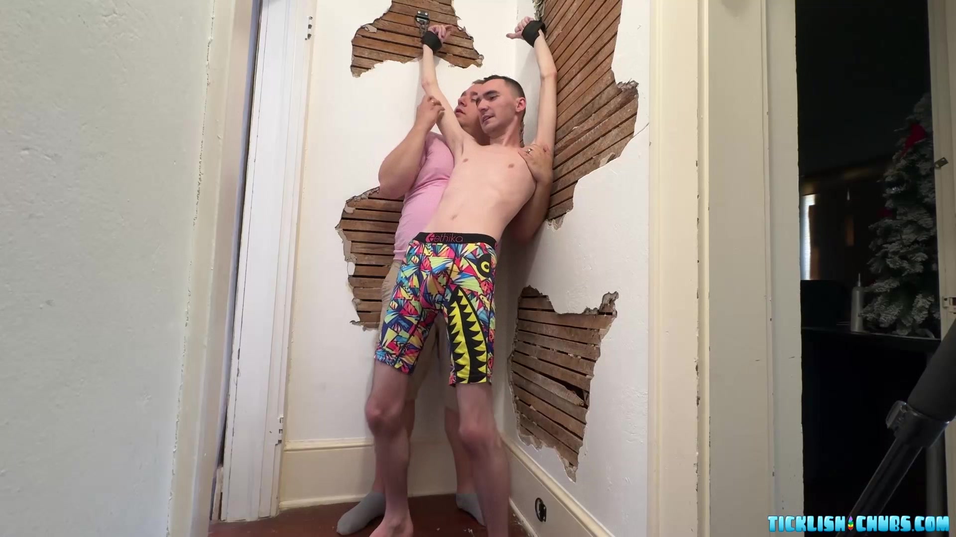 TicklishChubs: Dom Matt loves his hands roaming around Spiritmonkeys slim body