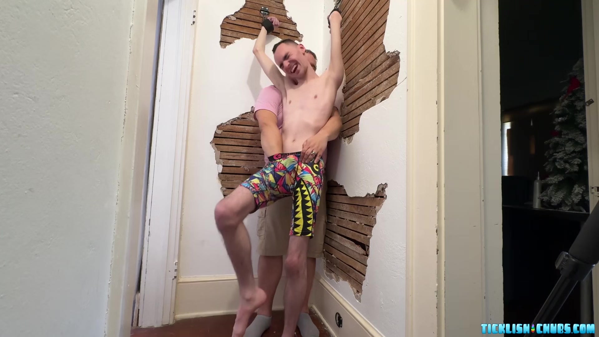 TicklishChubs: Dom Matt loves his hands roaming around Spiritmonkeys slim body