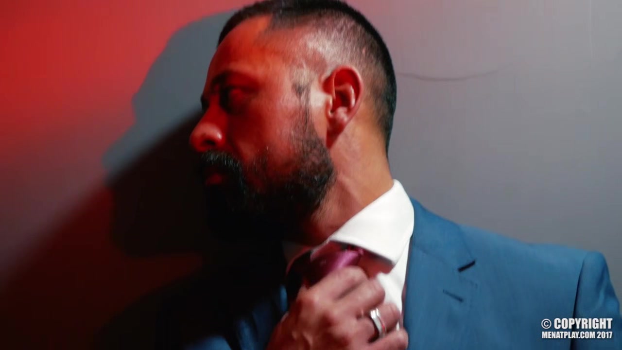 Red Light - MENatPLAY