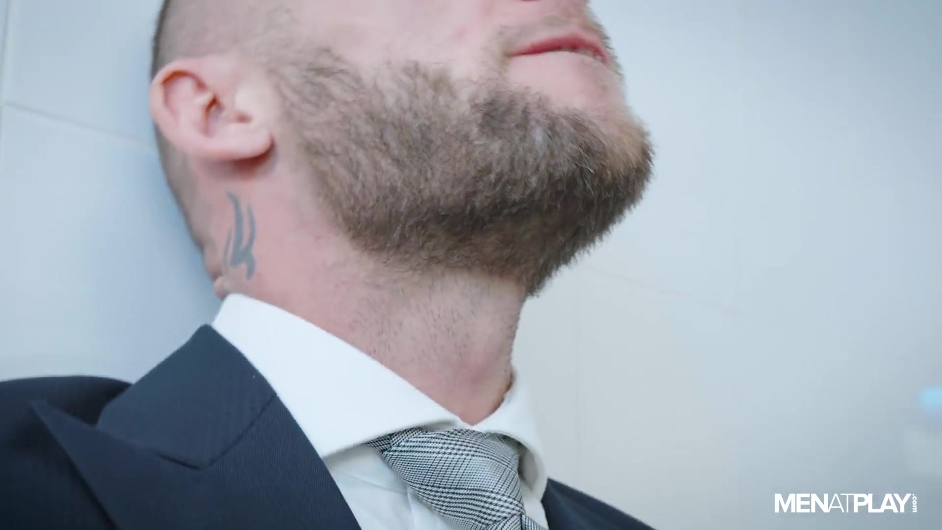 Office Cruising - MENatPLAY