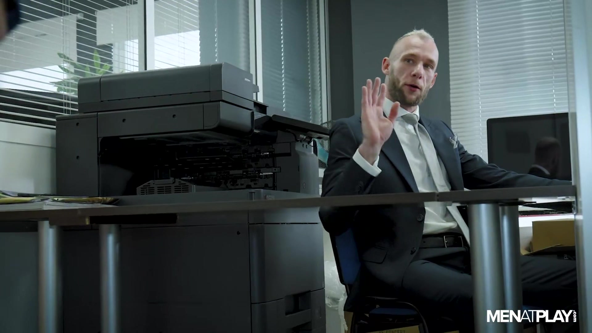 Office Cruising - MENatPLAY