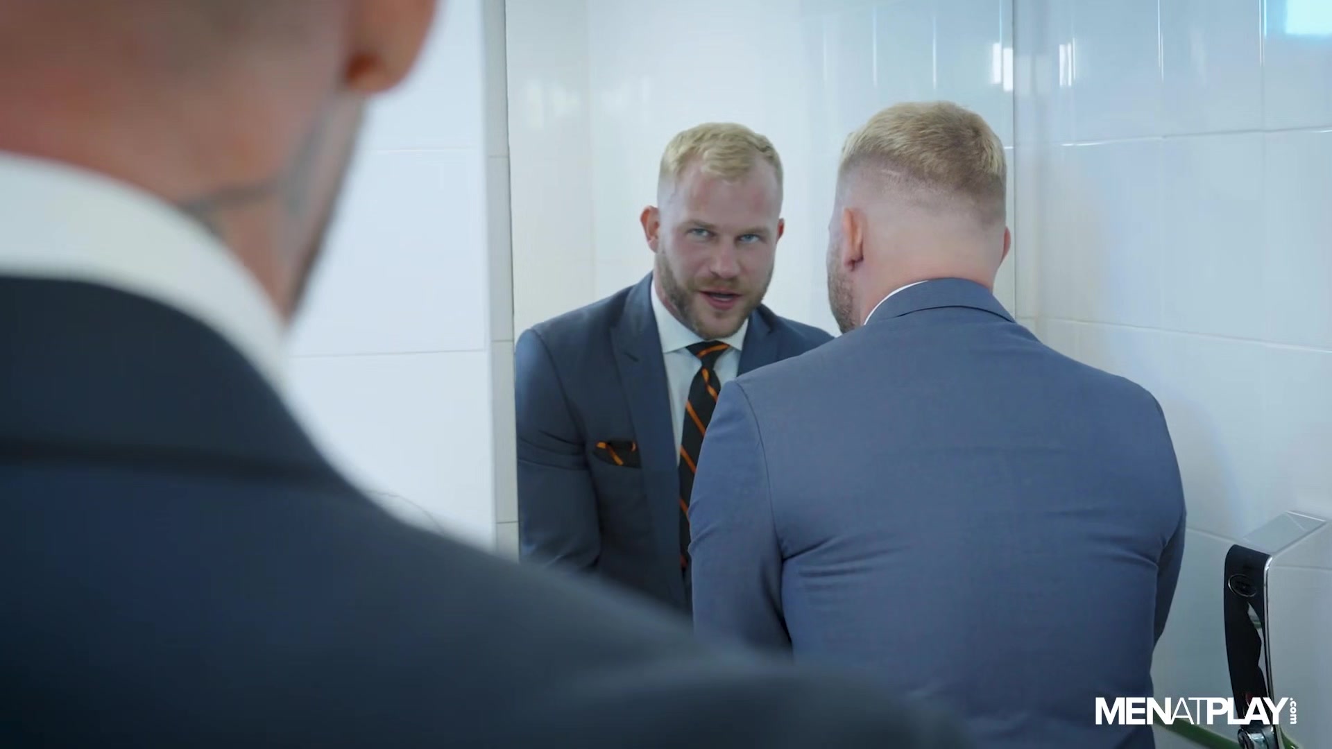 Office Cruising - MENatPLAY