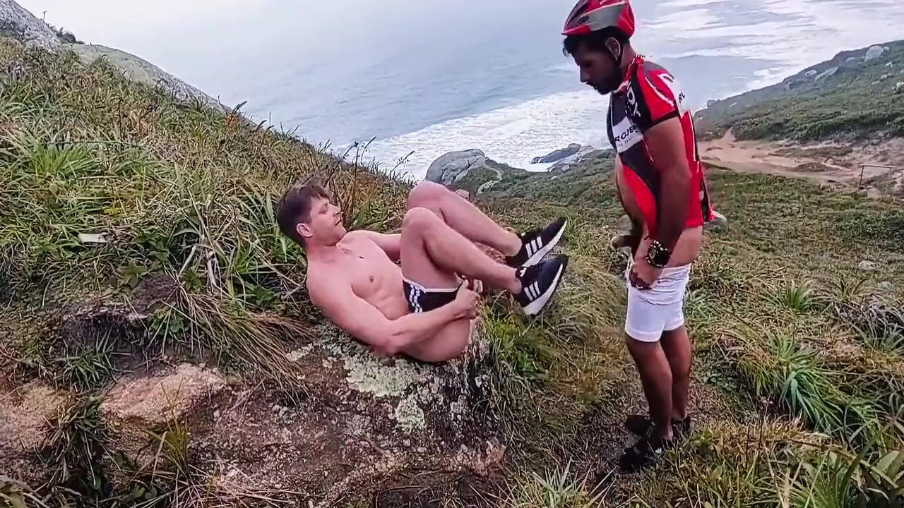 Turista Xiou Na Pica Do Ciclista Na Praia Em Florianopolis 14 Min