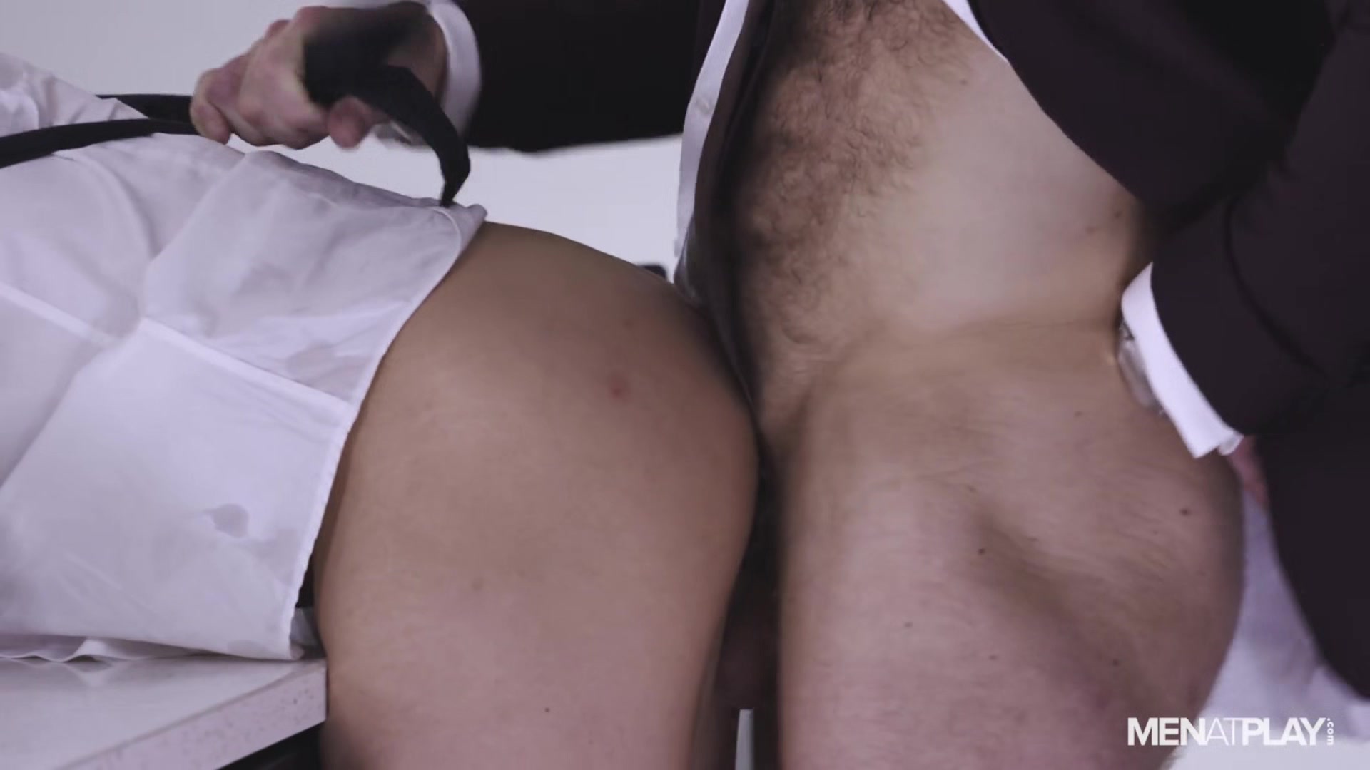 Desperate Realtor - MENatPLAY