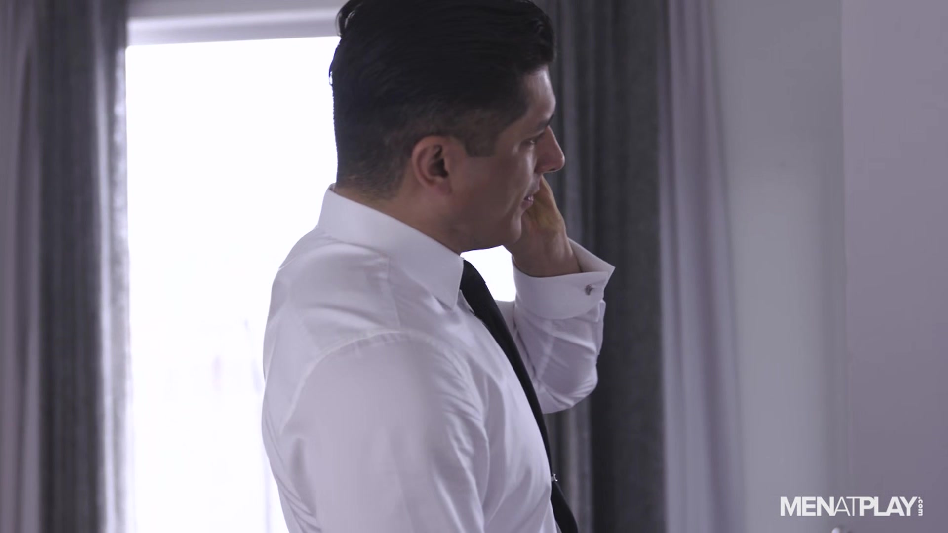 Desperate Realtor - MENatPLAY