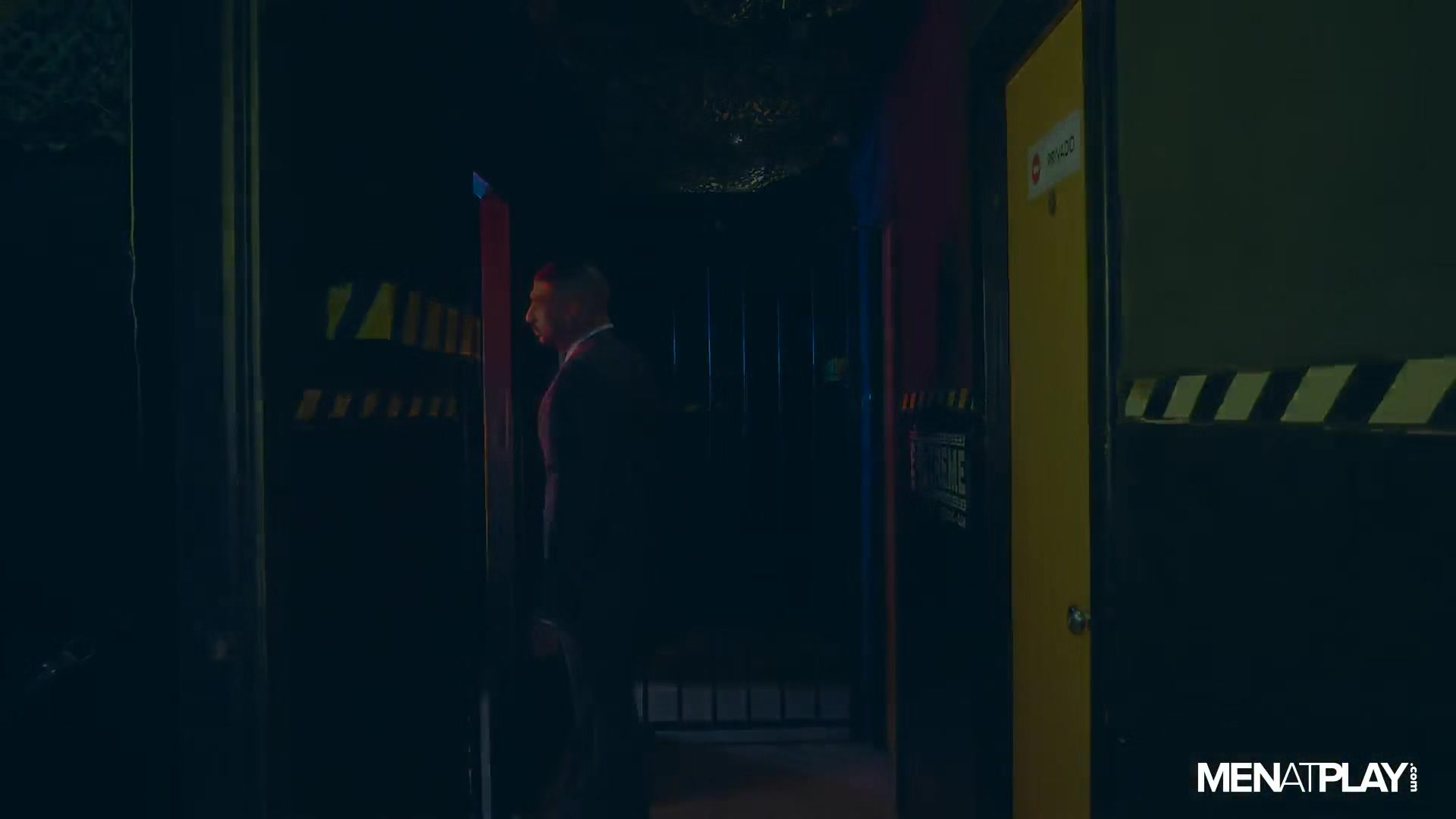 Cruising At Club-X - MENatPLAY