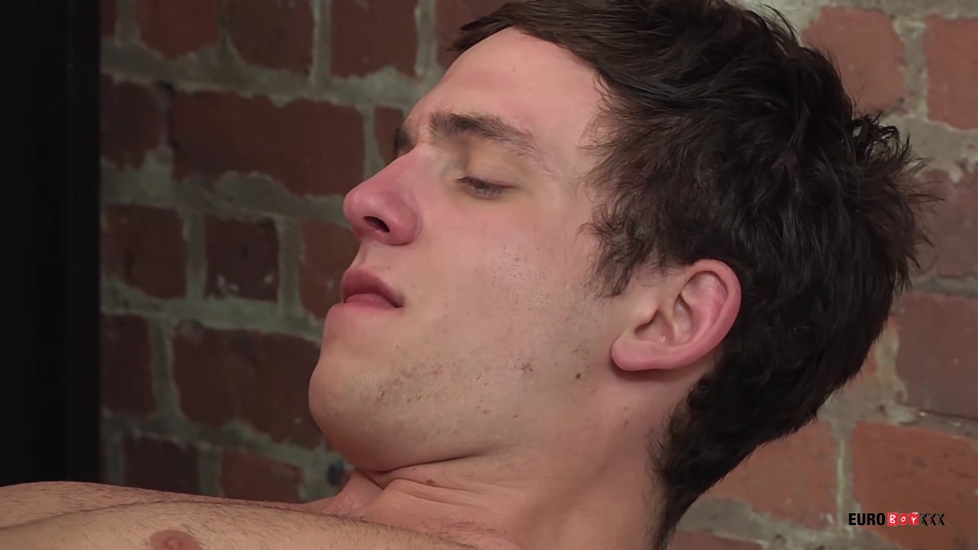 EuroBoyXXX: Nathan Gear sign up for the hottest and nastiest kinky massage with Edwin Sykes