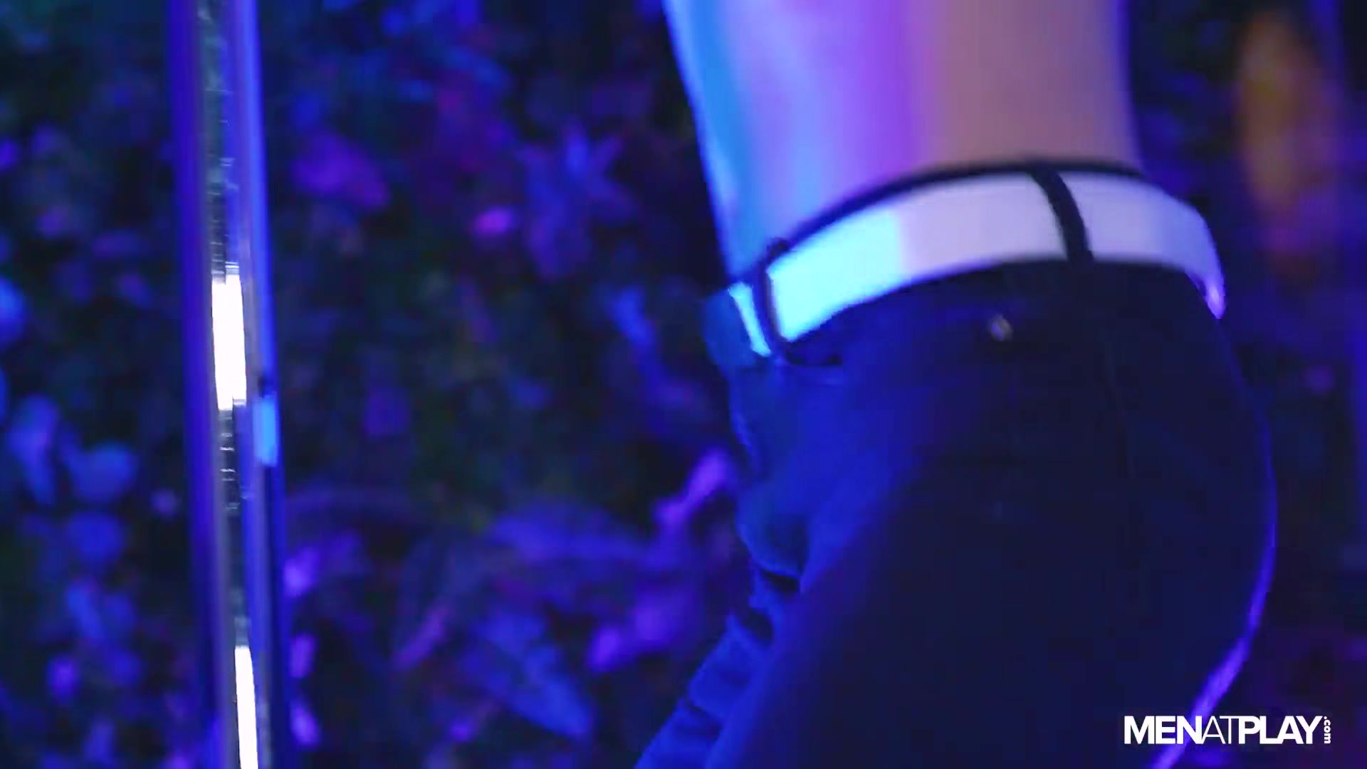 Stripper 2 - MENatPLAY