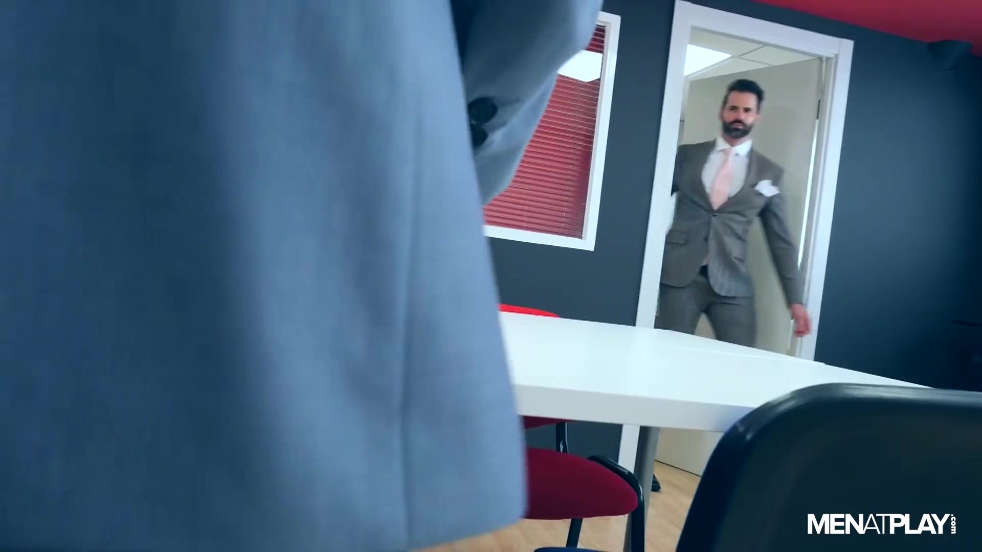 Office Voyeur - MENatPLAY