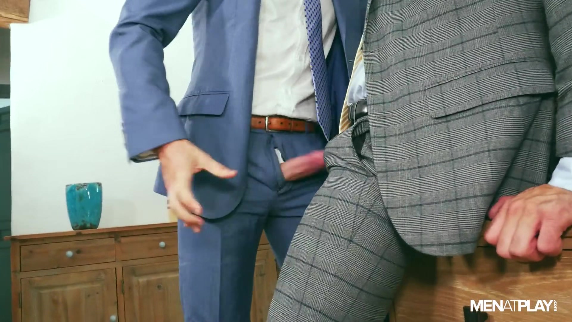 The Good Neighbor 3 - MENatPLAY